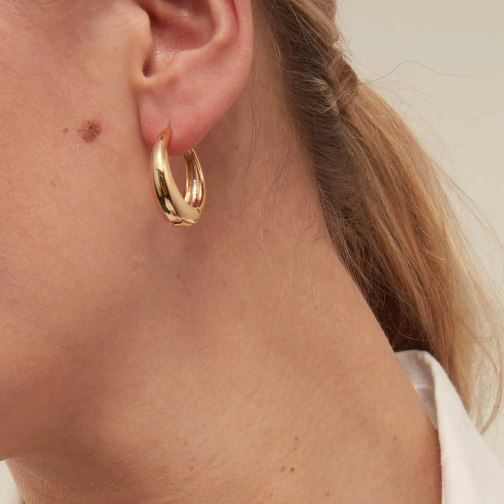 Large Tapered Hoop Earrings Pale Gold | Accessories | Smuk - Dameklær på nett