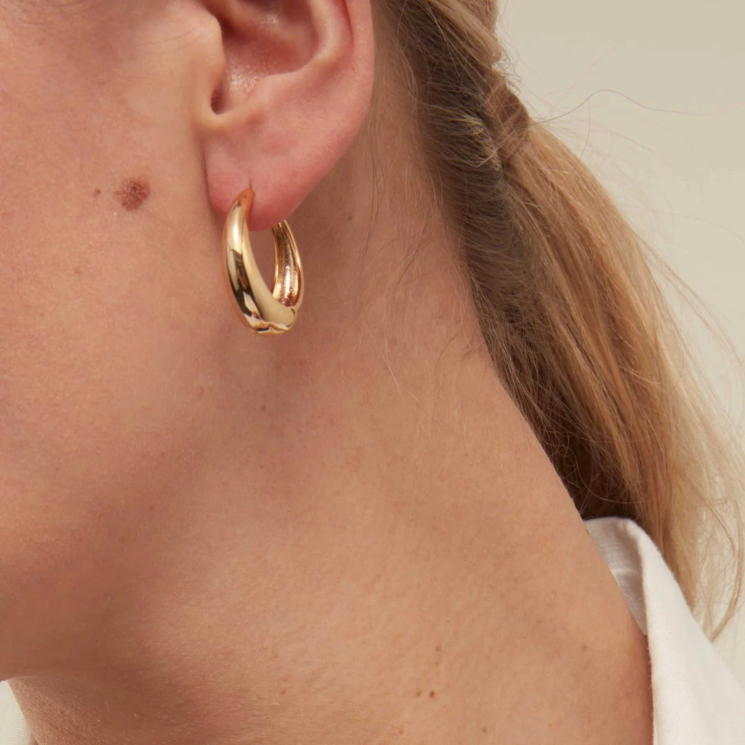 Large Tapered Hoop Earrings Pale Gold | Accessories | Smuk - Dameklær på nett