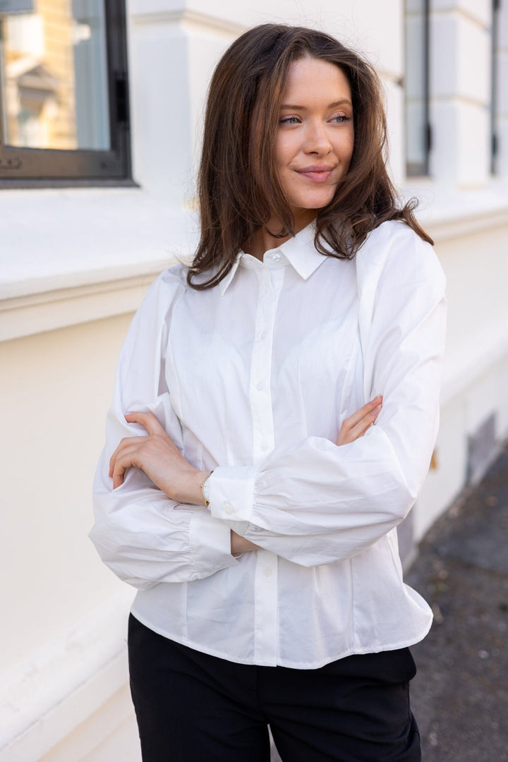 Malika Shirt Off White | Skjorter og bluser | Smuk - Dameklær på nett