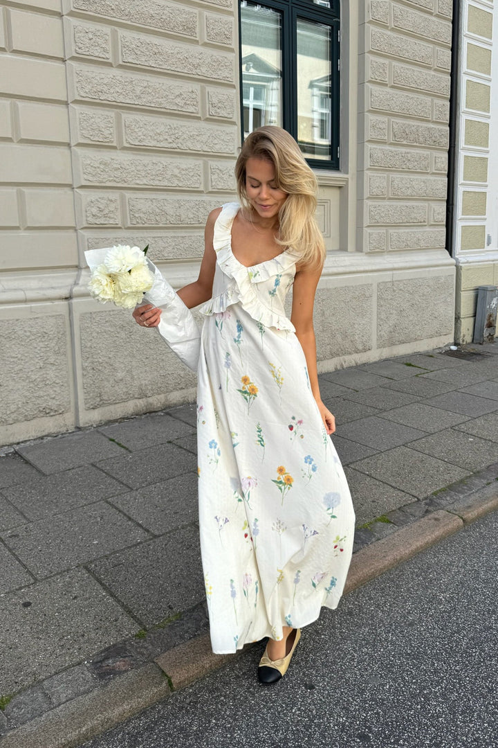 Melbaic Dress Off White Flower Print | Kjoler | Smuk - Dameklær på nett