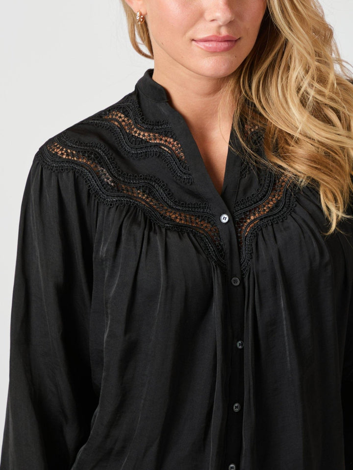 Minnie Deco Blouse Black | Skjorter og bluser | Smuk - Dameklær på nett