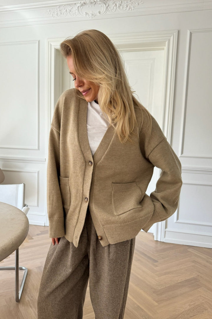 Mollyic Cardigan Beige | Topper | Smuk - Dameklær på nett