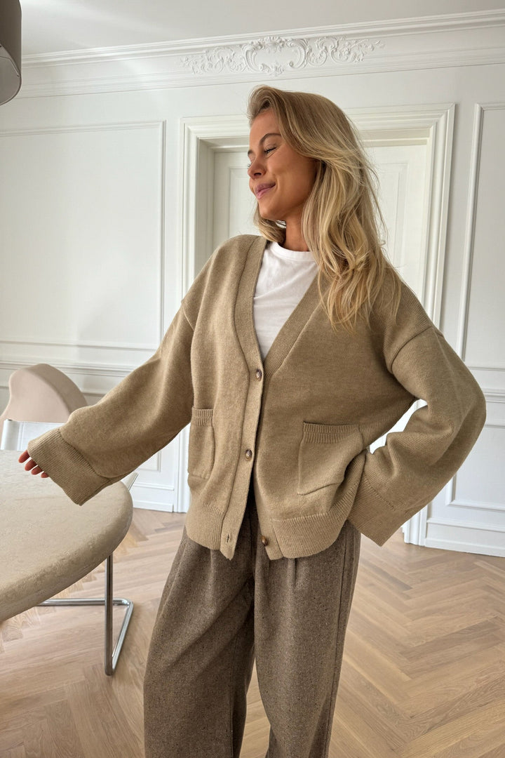 Mollyic Cardigan Beige | Topper | Smuk - Dameklær på nett