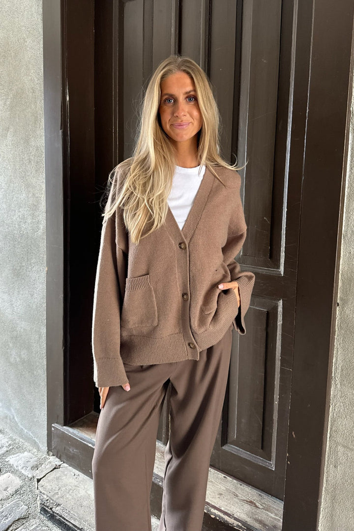 Mollyic Cardigan Brown | Genser | Smuk - Dameklær på nett