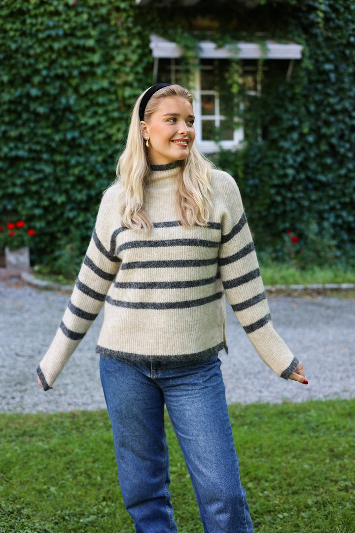 Ovalis Knit T - Neck Brazilian Sand Grey | Genser | Smuk - Dameklær på nett