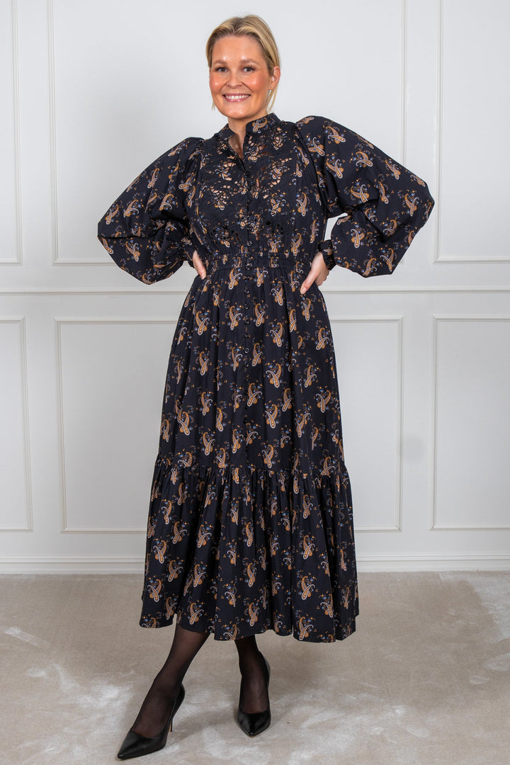 Poplin Smocking Dress Midnight Paisley | Kjoler | Smuk - Dameklær på nett