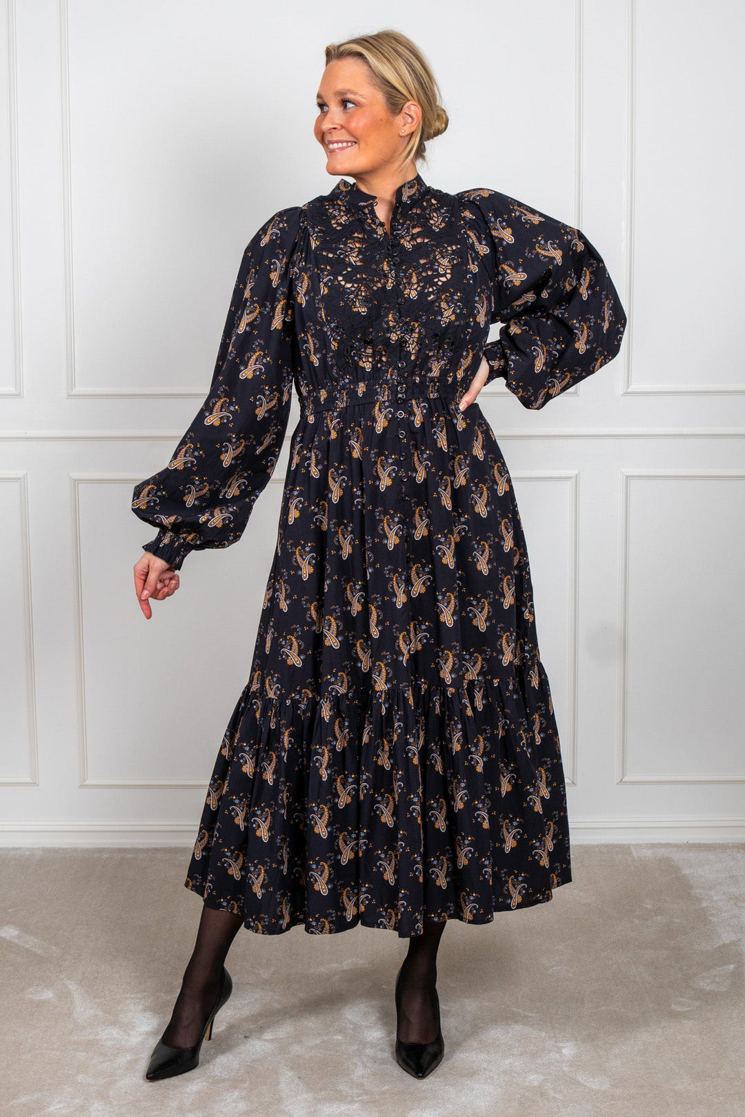 Poplin Smocking Dress Midnight Paisley | Kjoler | Smuk - Dameklær på nett