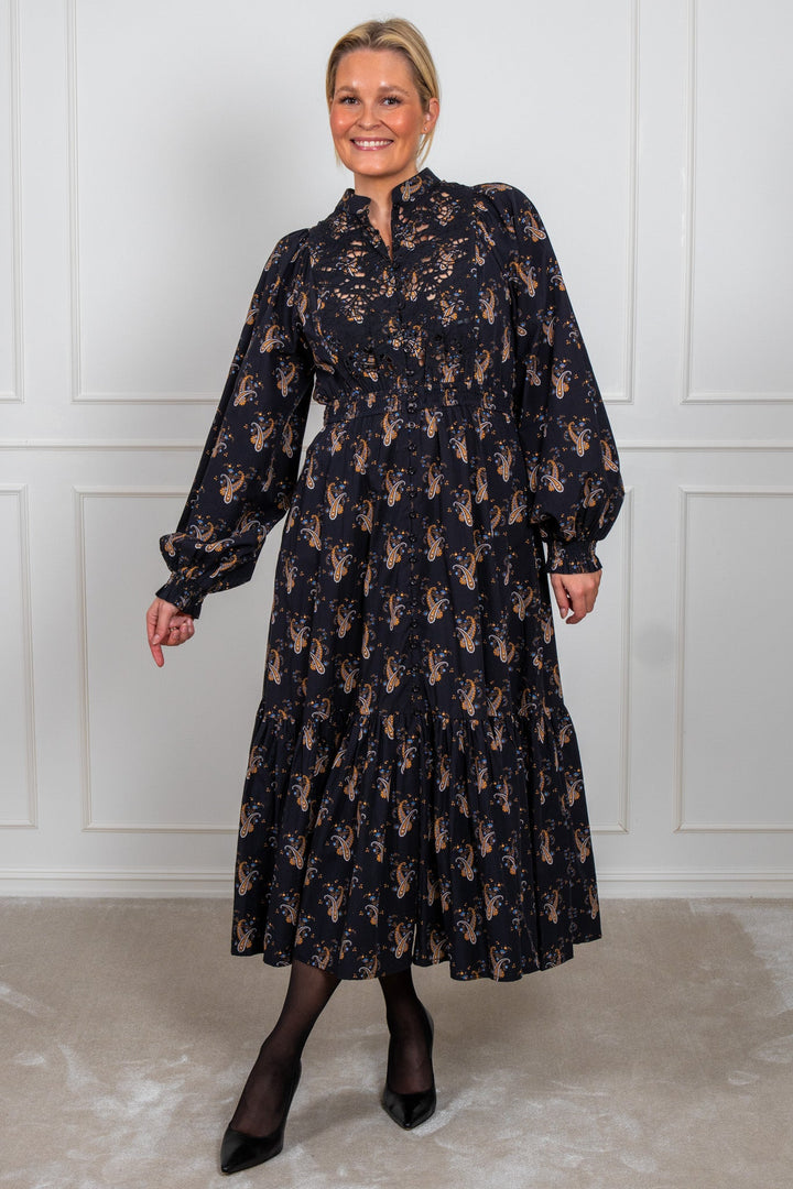 Poplin Smocking Dress Midnight Paisley | Kjoler | Smuk - Dameklær på nett