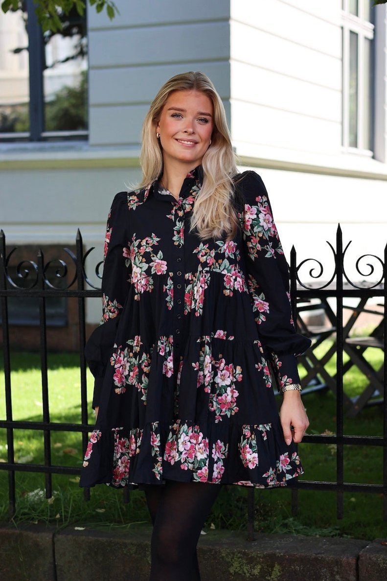 Poplin Tiered Dress Apple Blossom | Kjoler | Smuk - Dameklær på nett