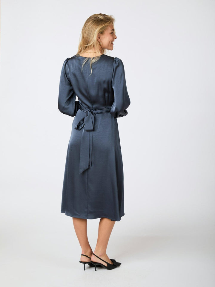 Rimini Heavy Sateen Dress Midnight Blue | Kjoler | Smuk - Dameklær på nett