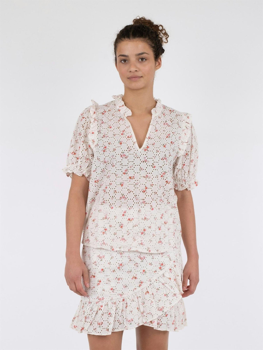 Rosalie Embroidery Rose Blouse Pink | Skjorter og bluser | Smuk - Dameklær på nett