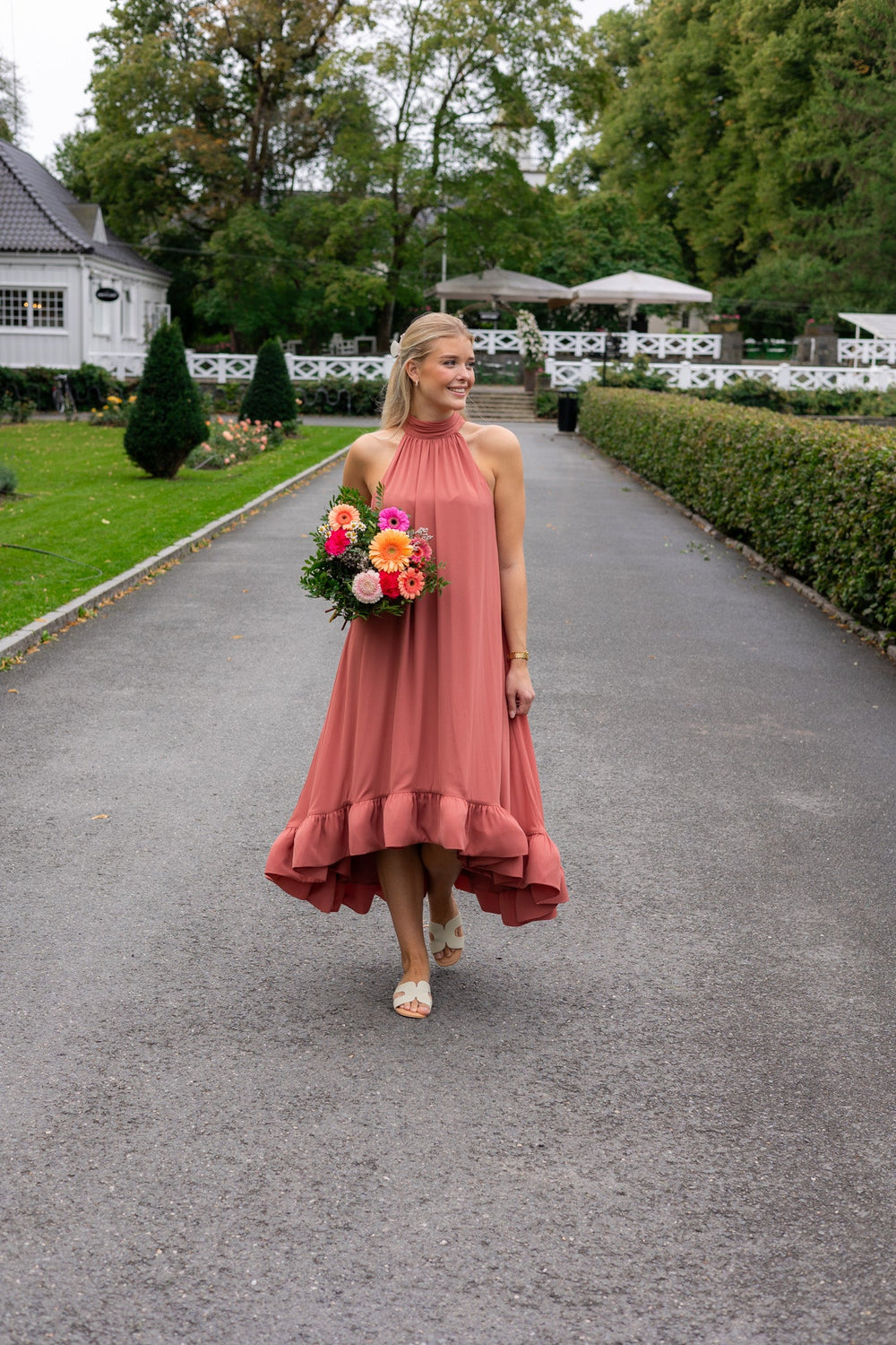 Sabrina Halterneck Ruffled Maxi Dress Terracotta | Kjoler | Smuk - Dameklær på nett