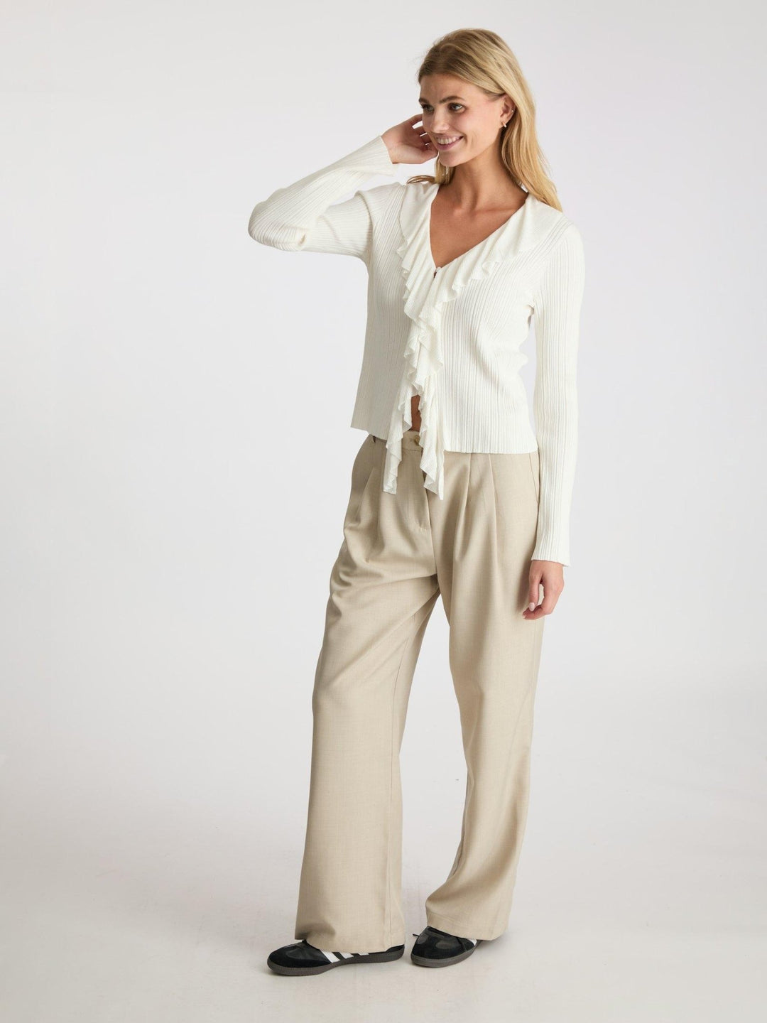 Sahni Knit Blouse Off White | Skjorter og bluser | Smuk - Dameklær på nett