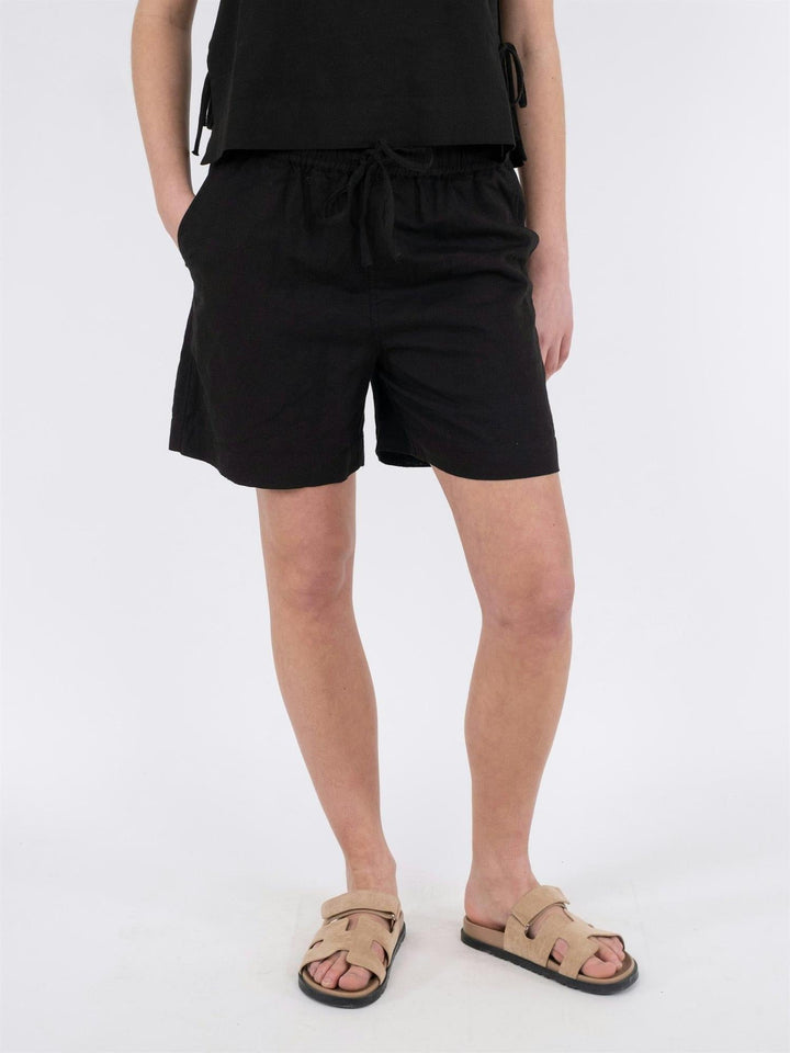 Shea Linen Shorts Black | Shorts | Smuk - Dameklær på nett