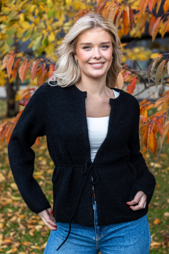 Sia Ras Ls Knit Belt Cardigan Black | Genser | Smuk - Dameklær på nett