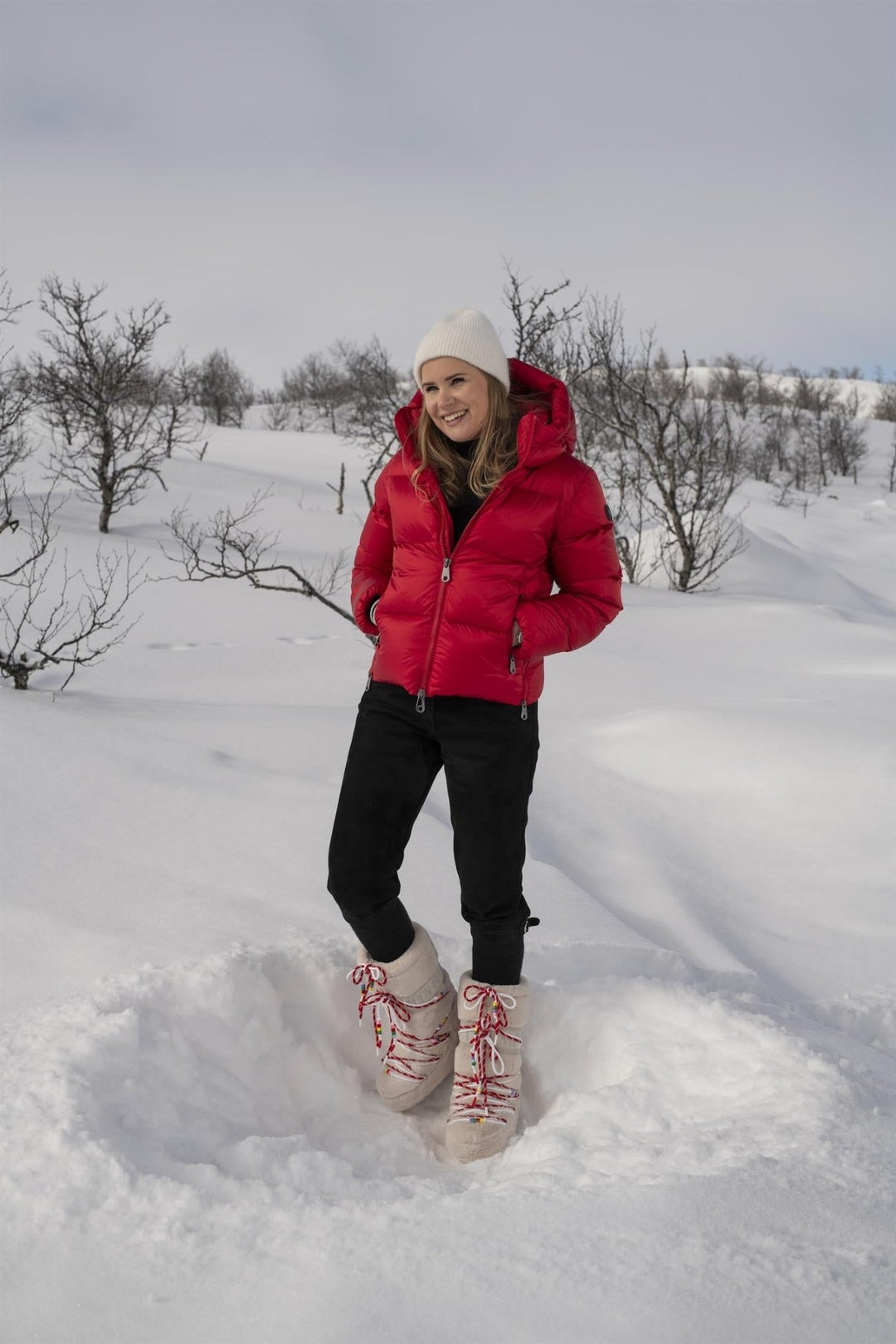 Val Cenis Short Bright Red | Yttertøy | Smuk - Dameklær på nett