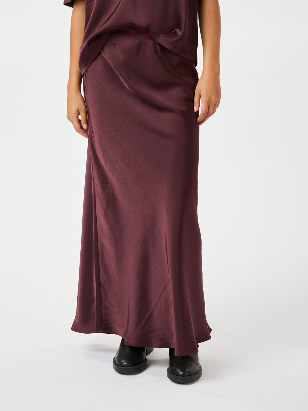 Vicky Heavy Sateen Skirt Burgundy | Skjørt | Smuk - Dameklær på nett