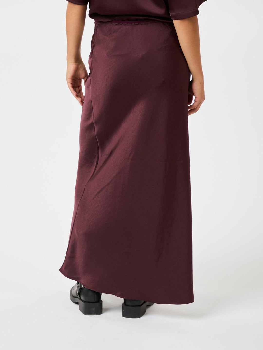 Vicky Heavy Sateen Skirt Burgundy | Skjørt | Smuk - Dameklær på nett