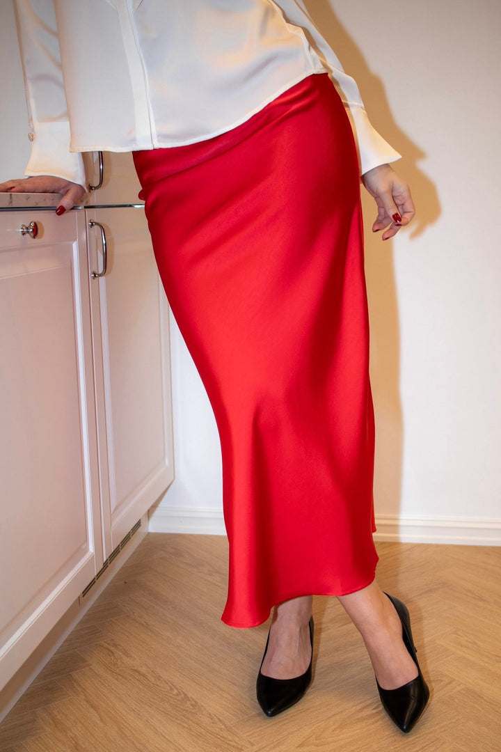 Vicky Heavy Sateen Skirt Red | Skjørt | Smuk - Dameklær på nett