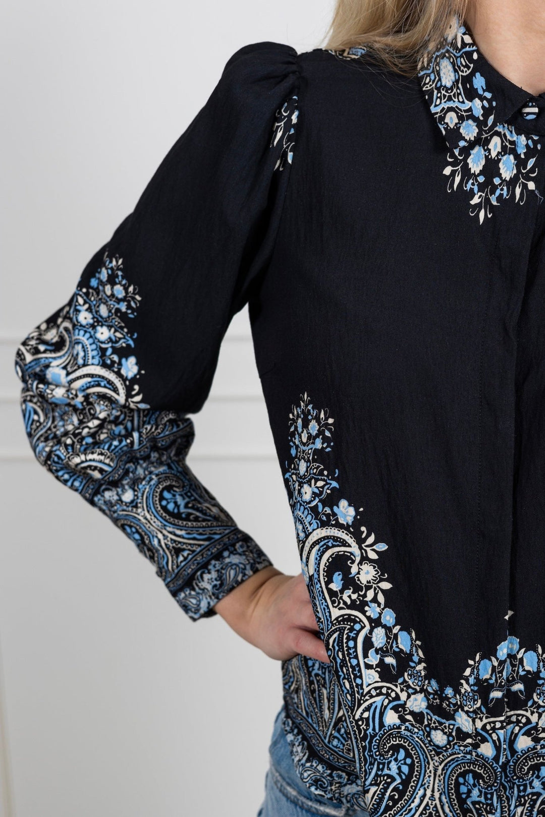 Yasbirma Ls Shirt Black Birma Print | Skjorter og bluser | Smuk - Dameklær på nett