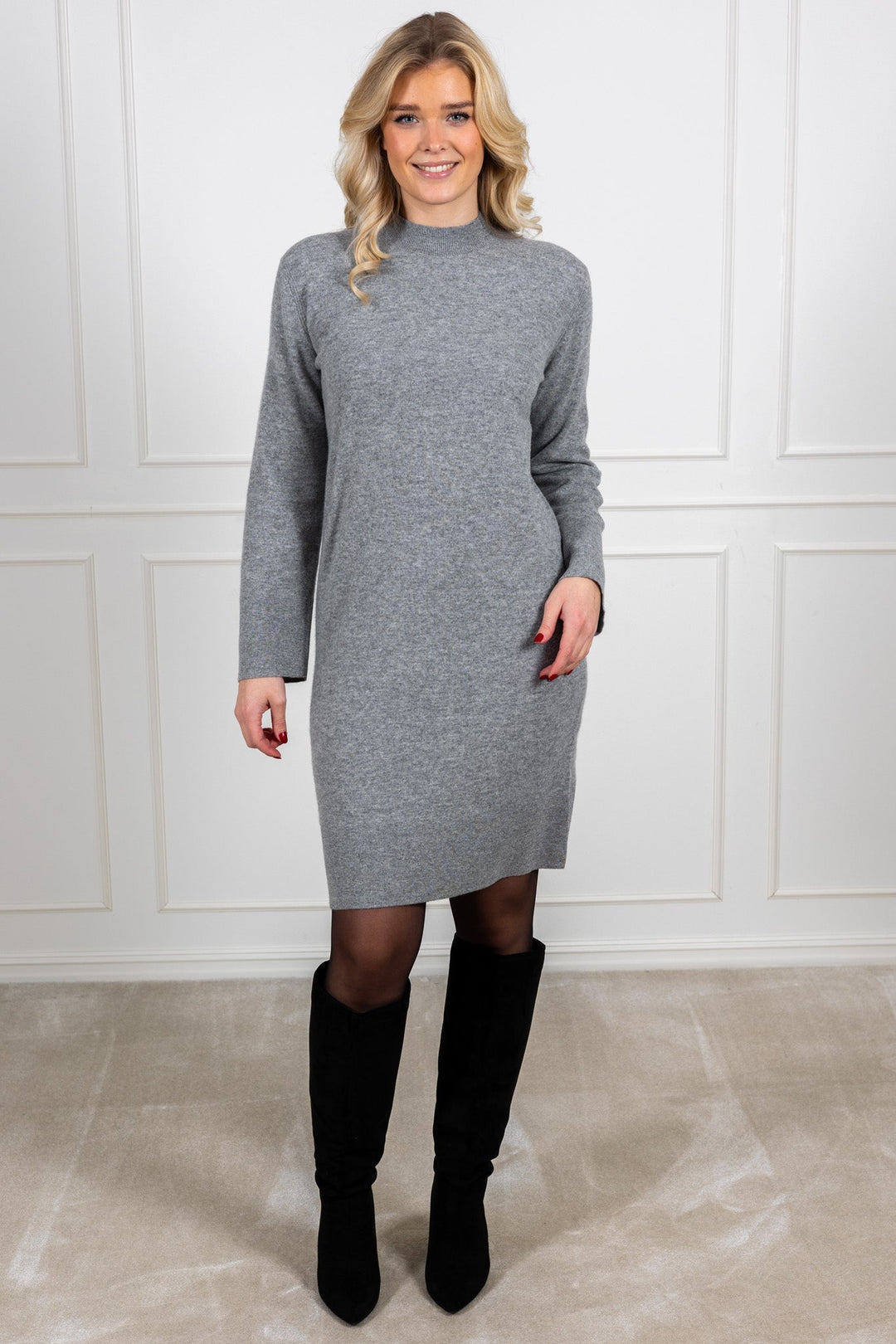 Yasemilie Ls Funnel Knit Dress Light Grey Melange | Kjoler | Smuk - Dameklær på nett