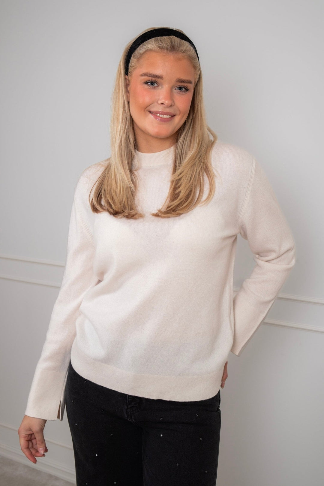 Yasemilie O - Neck Knit Pullover Birch | Genser | Smuk - Dameklær på nett