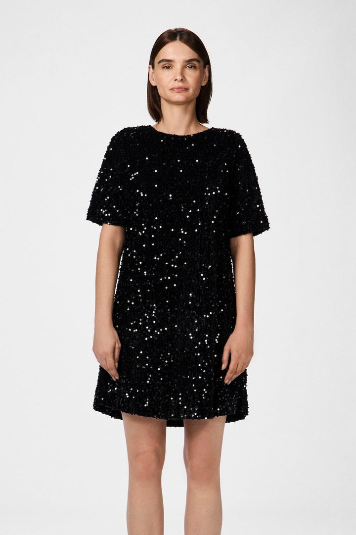 Yasfudsy 2/4 Short Dress Black | Kjoler | Smuk - Dameklær på nett