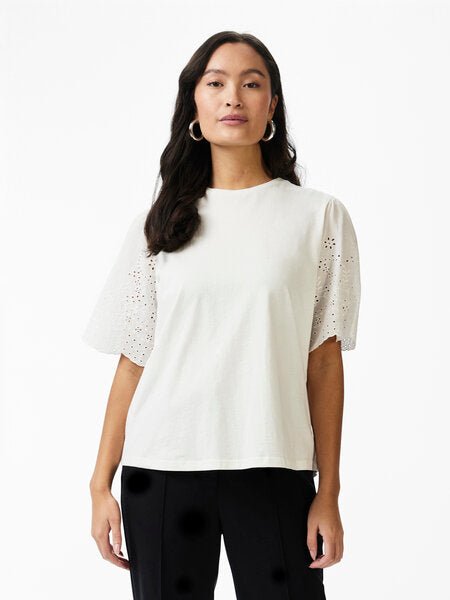 Yaslex Ss Top W. Emb Sleeves Star White | Topper | Smuk - Dameklær på nett