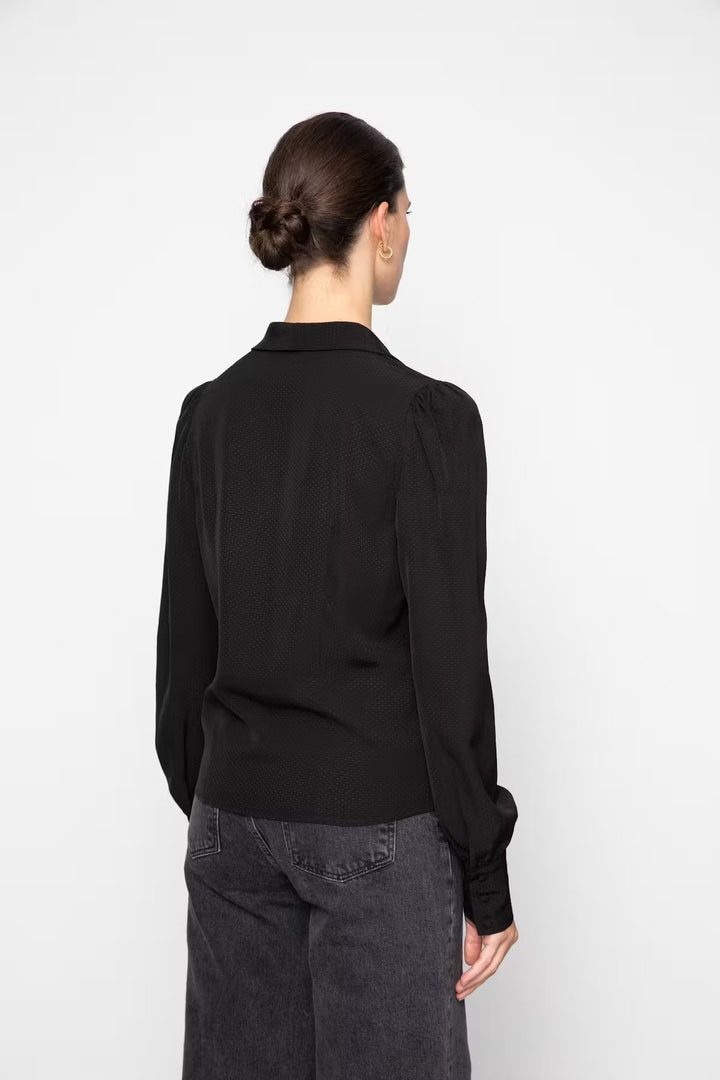 Ylva Blouse Black | Skjorter og bluser | Smuk - Dameklær på nett