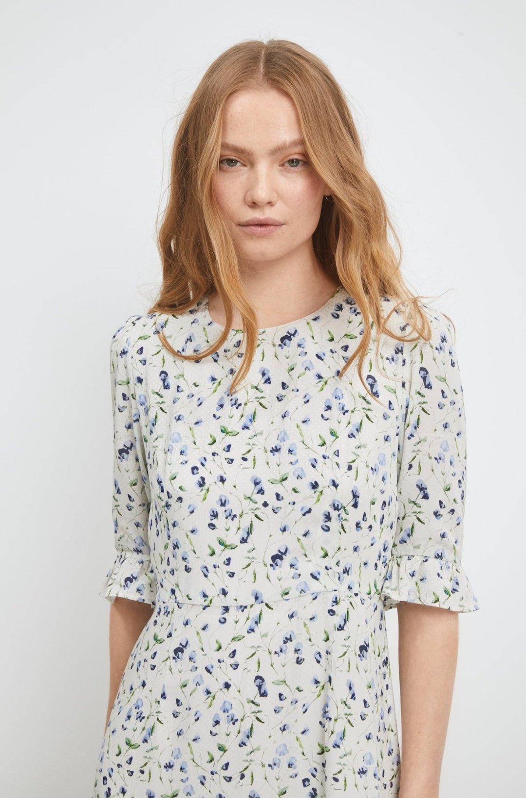 Annabella Dress Blue Branch Print | Kjoler | Smuk - Dameklær på nett