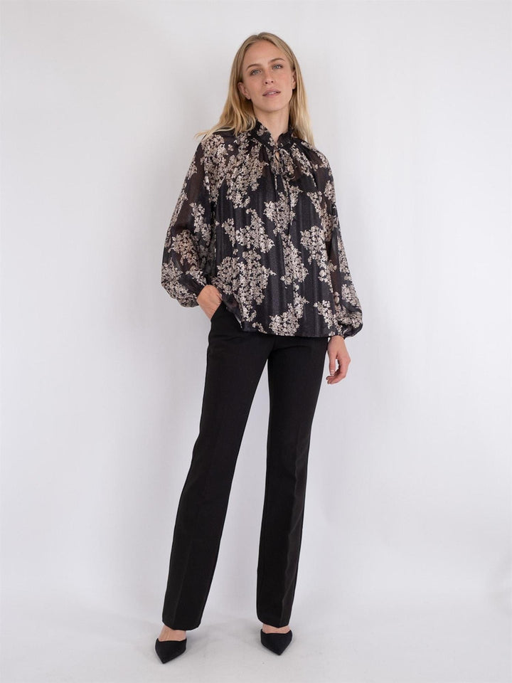 Cobie Elderflower Blouse Black | Skjorter og bluser | Smuk - Dameklær på nett