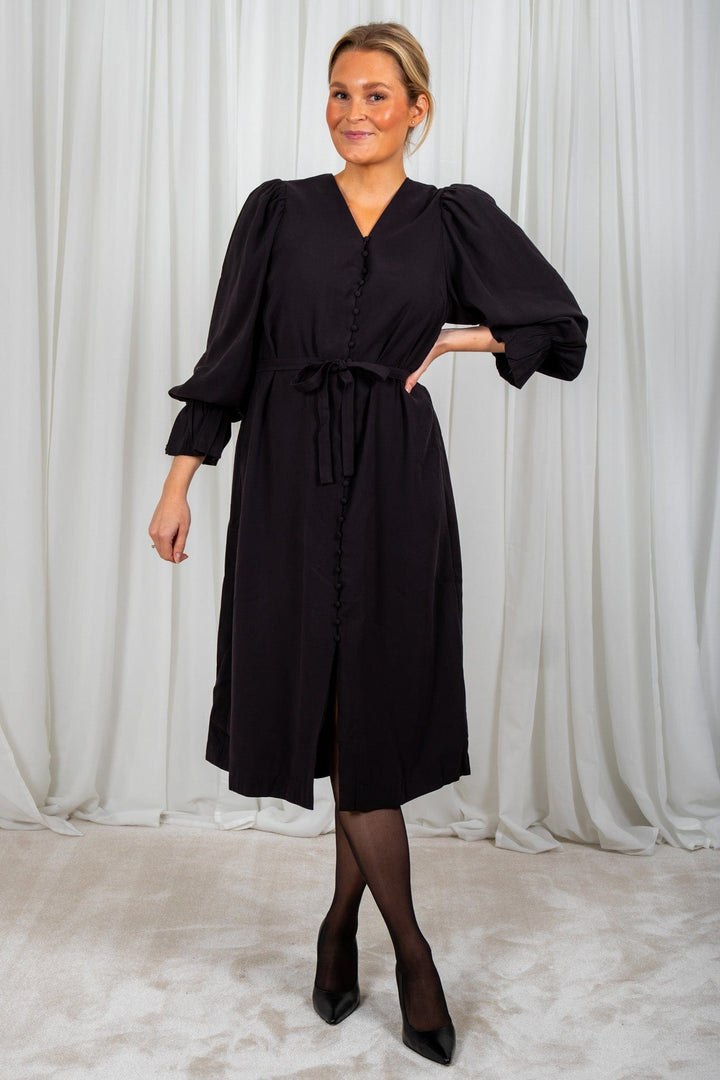 Yasmelli Ls Midi Dress Black | Kjoler | Smuk - Dameklær på nett